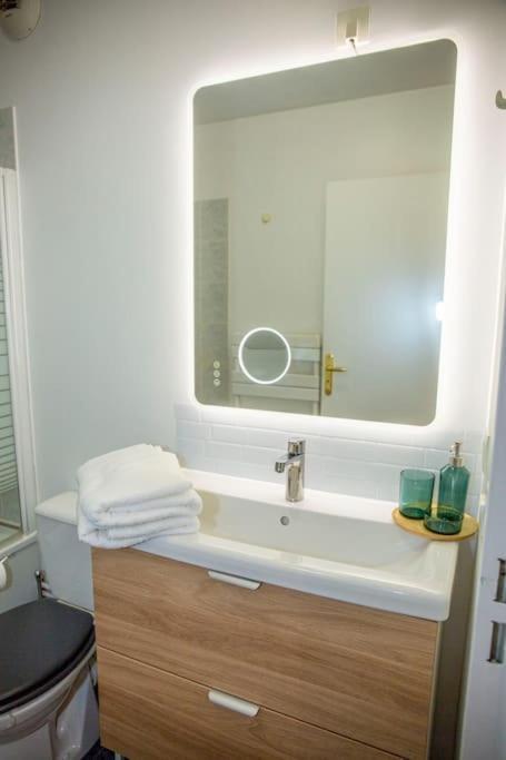 Grand 2 Pieces Balcon Parking Porte Paris Ομπερβιλιέ Εξωτερικό φωτογραφία