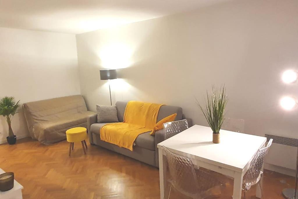 Grand 2 Pieces Balcon Parking Porte Paris Ομπερβιλιέ Εξωτερικό φωτογραφία